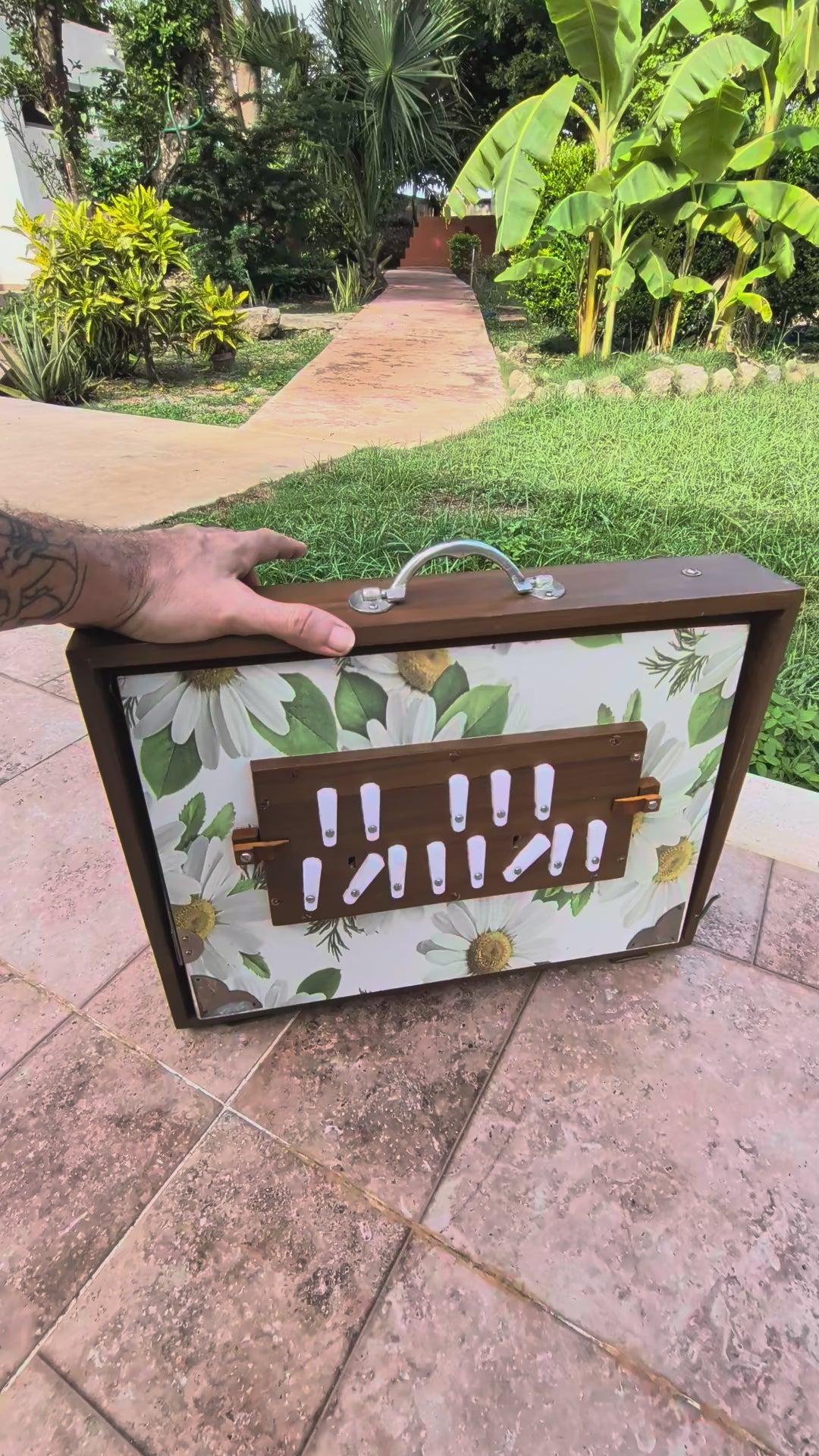 Shruti box